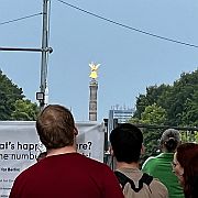 The   Victory Column down the mall