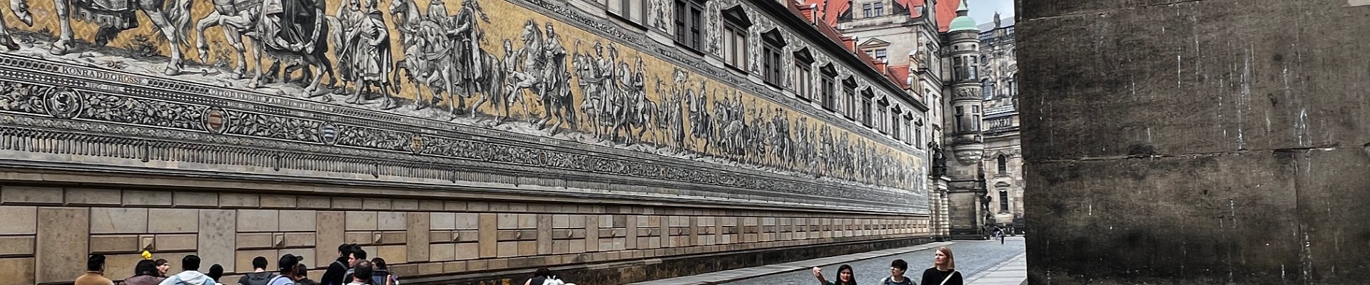 Click to show or hide the buttons